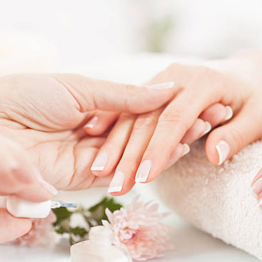 nails salon service
